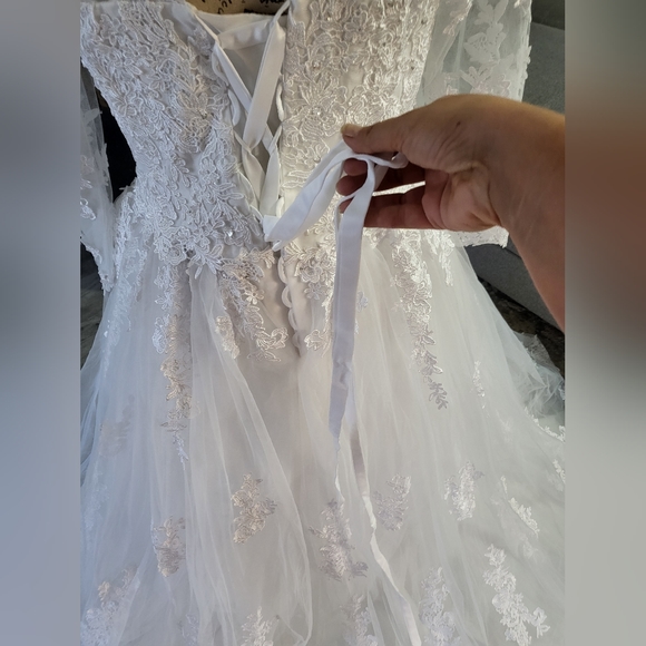 Rhinestone Wedding dress - Picture 11 of 16